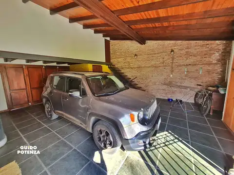 Casa en Venta con 2 cocheras