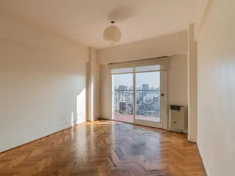 Departamento 2 Ambientes con balcón  a Metros de Av. Pedro Goyena