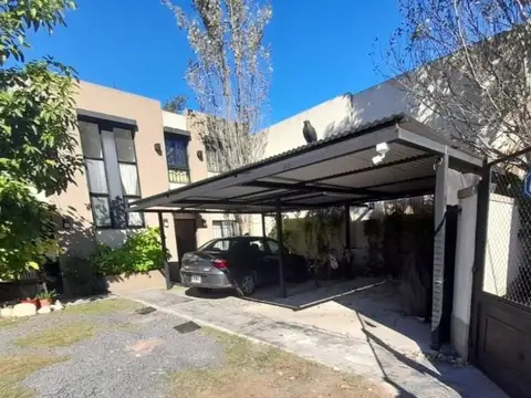 VENTA DUPLEX 3 AMB. ITUZAINGO CON COCHERA Y PATIO