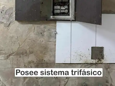 Local en Alquiler Via Pública