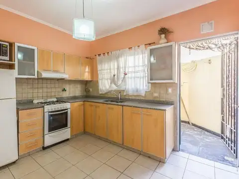 Depto Tipo Casa 4 ambientes con 2 baños