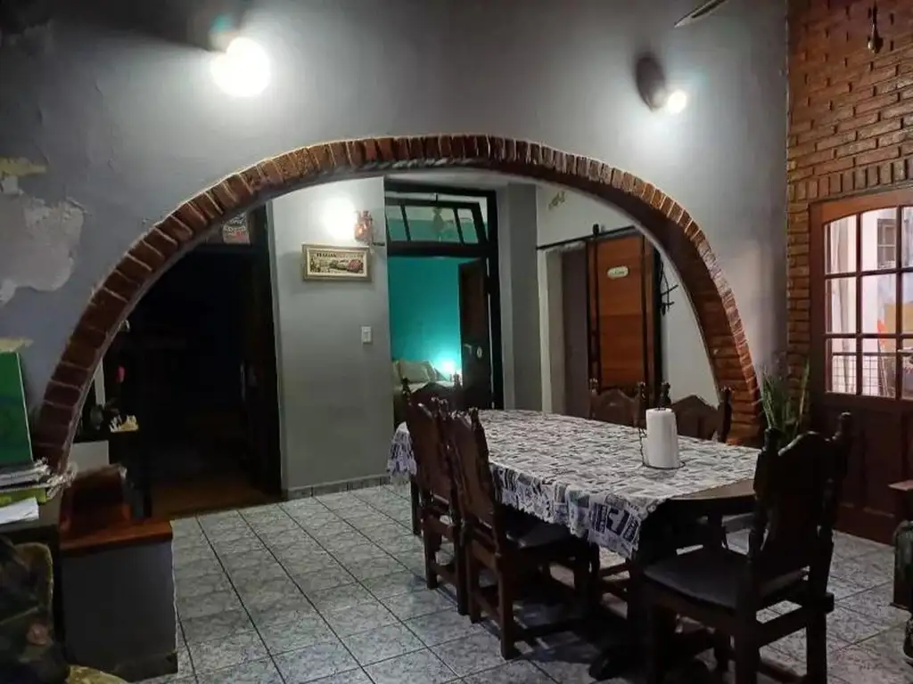 Chivilcoy e/ Ituzaingó y Falucho
