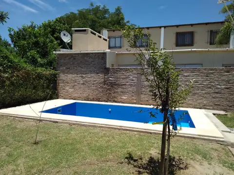 Casa 4 ambientes con 1 baño