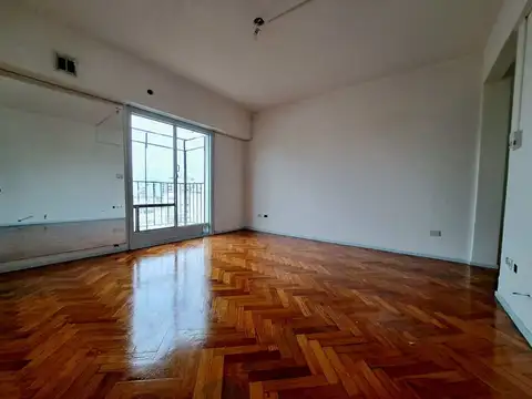 ALQUILER DEPTO. 3 AMB. CON BALCÓN VILLA DEL PARQUE
