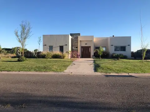 Casa en Alquiler de 3 dormitorios