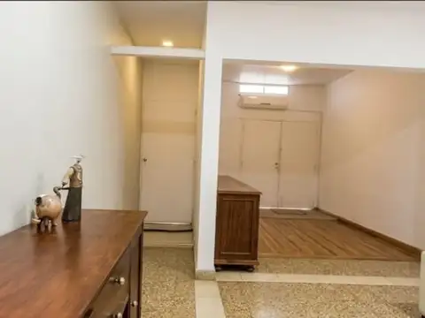 Casa 6 ambientes con 1 baño