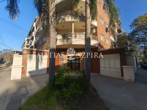 Francia 2400, Piso 1