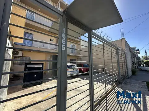 Juan B. Justo al 1600 a pasos de Avenida 12 de Octubre