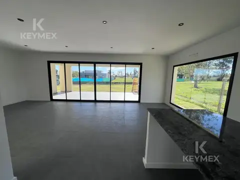 Casa 5 ambientes con 2 baños