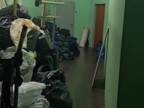 LOCAL AMPLIO CON GRAN DEPOSITO Y ESPACIO PARA TALLER TEXTIL