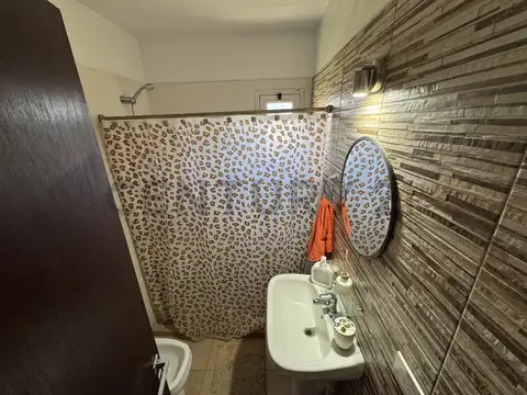 Venta casa | Dos dormitorios, con pileta y cochera | Calle 27 e/ 84 y 85 La Plat