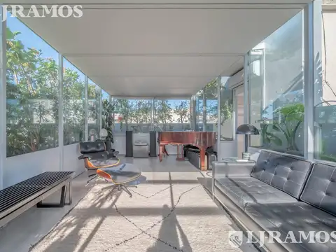 Recoleta. Quintana 400 (Ancha) . Unico y atipico piso alto.Ideal Pied a terre.