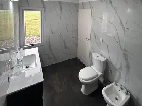 Casa en  venta de 4 ambientes con piscina Fincas Joven San Vicente