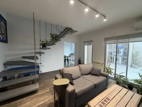 Casa de pasillo dos dormitorios, patio en Urquiza 2100 - Centro - Rosario