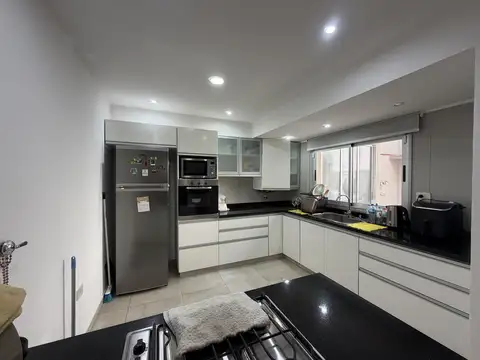 Casa 3 ambientes con 2 baños