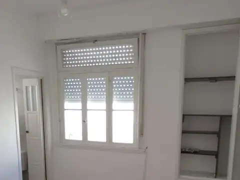 Villa Urquiza sobre Altolaguirre y Juramento. Monoambiente PH en 1 piso reciclado muy buen estado lateral muy luminoso  cocina independiente patio cubierto con lavadero