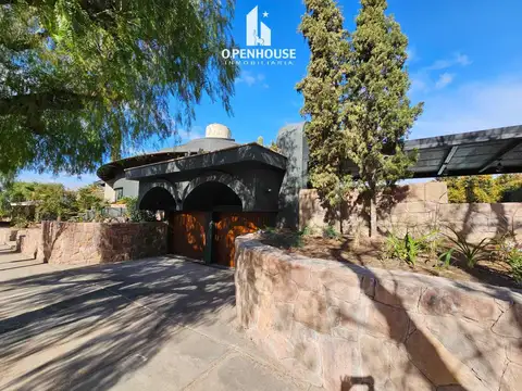 Casa en Venta con 2 cocheras