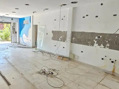Local en Alquiler en José Clemente Paz, $ 850.000