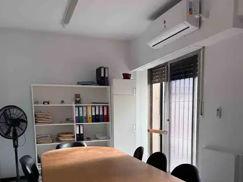 VENTA OFICINA EN GALERIA AMERICANA 1ER P.OFI 10