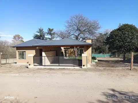 Venta de Casa a Estrenar de 4 ambientes Barrio los Molles