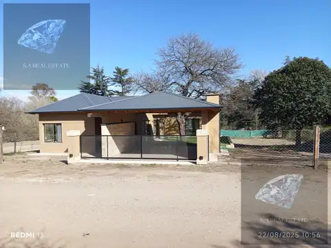 Venta de Casa a Estrenar de 4 ambientes Barrio los Molles
