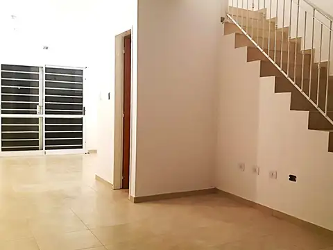 VENTA DUPLEX 3 AMB  ESTRENAR L DE ZAMORA APTO CRED