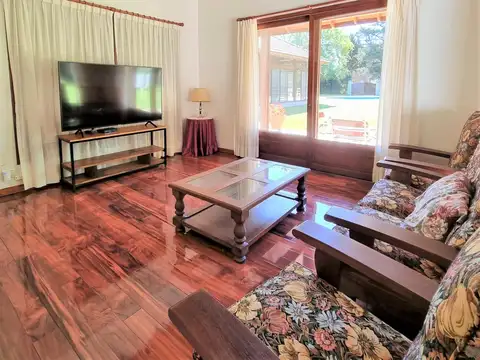 Casa en Venta con 1 cochera