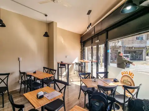 LOCAL EN VENTA EN VILLA LUGANO EN ESQUINA