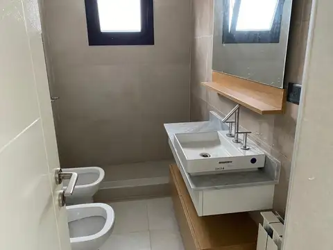 Departamento en Alquiler en Zárate, $ 950.000