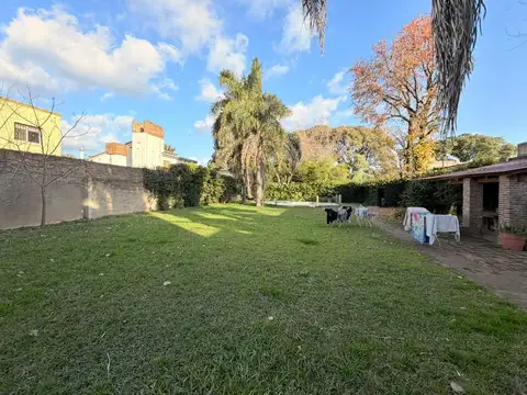 Casa en Venta con 4 cocheras