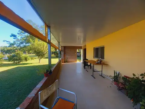 Casa en Venta con 3 cocheras