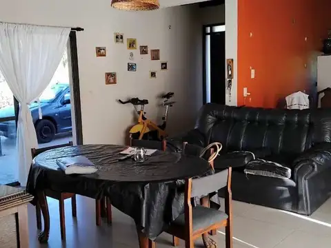 Casa 4 ambientes con 1 baño