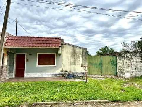 CASA 3 AMBIENTES EN VENTA GOYA CORRIENTES
