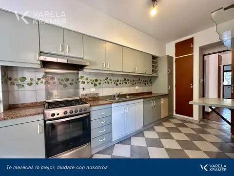 Depto Tipo Casa 5 ambientes con 4 baños