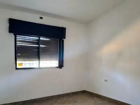 Casa 6 ambientes con 2 baños