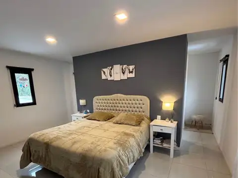 Casa en Alquiler con 1 cochera