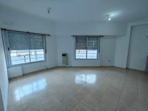Departamento en Alquiler en Wilde, $ 700.000