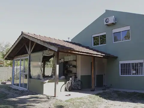 OPORTUNIDAD  Casa en venta de 3 dormitorios en Garín