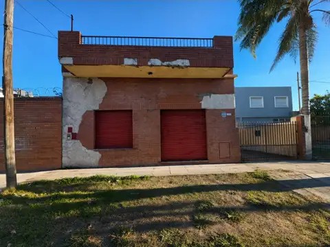 Pablo Podesta Casa con Local de 4 Ambientes a Remodelar Sobre Gran Lote de Terreno F: 11147
