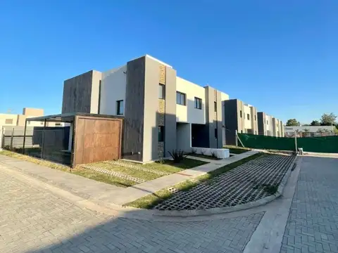 Casa en Alquiler de 3 dormitorios