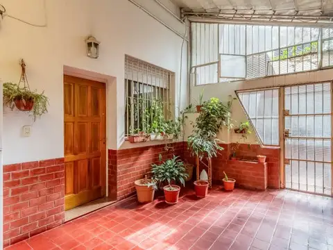 VENTA PH 4 AMBIENTES 2 PATIOS GRANDES SIN EXPENSAS EN PARQUE PATRICIOS