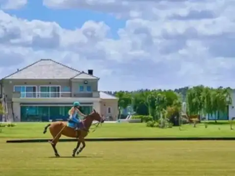 VENTA LOTE  LA PROVIDENCIA CANCHA POLO GIMNASIO FULL AMENITIES