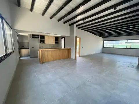 Casa 5 ambientes con 3 baños