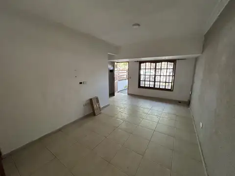 TRIPLEX EN ALQUILER EN VILLA ADELINA.