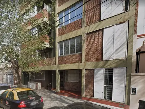 *DEPTO. 3 AMB. MUY BUEN ESTADO *EXCELENTE UBICACIÓN A MEDIA CUADRA DE AV. RIVADAVIA