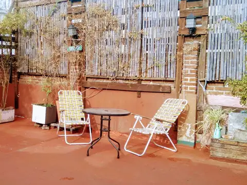 Duplex con patio y terraza c/parrilla