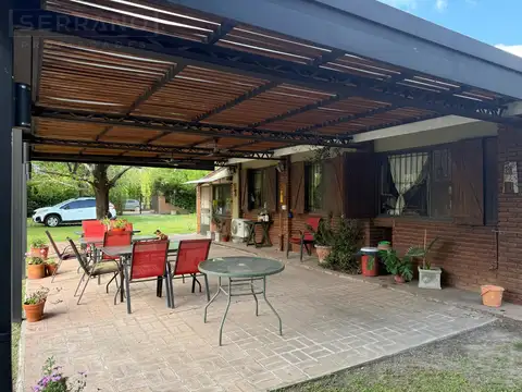 AUR. Venta casa 6 ambientes sobre lote de 2142m2 en Parque Sakura, Exaltacion de la Cruz
