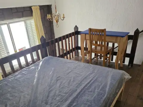 Pte. peron 1600, Piso p.b