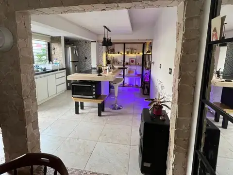 Depto Tipo Casa en Venta 40 años