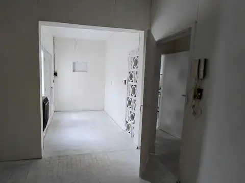 Depto Tipo Casa en Venta en Moron Sur, USD 49.000